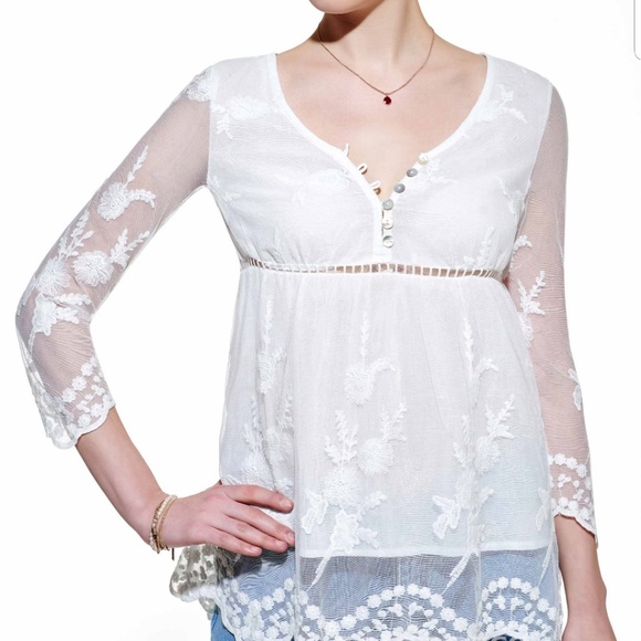 Lightweight white blouse - Picture 2 of 6